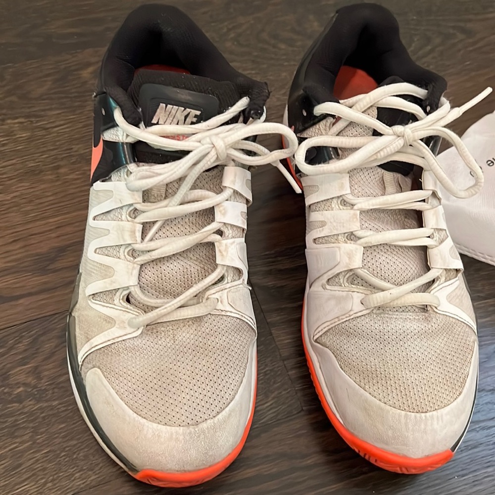 Nike tennis sneakers